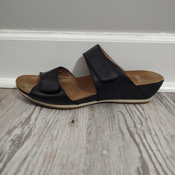 Dansko Vienna Wedge Sandal Black Full Grain Leather Double Strap Slides Size 40 - Picture 3 of 6